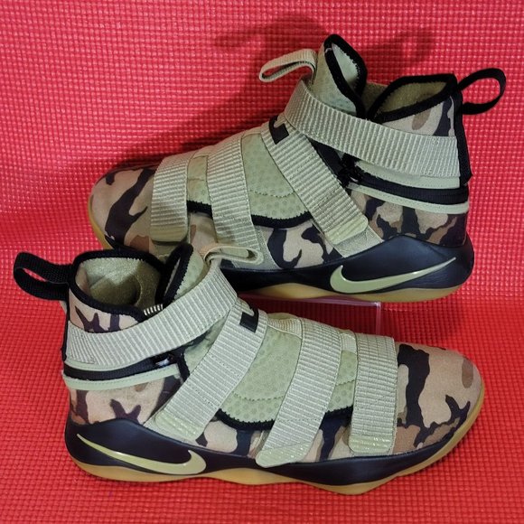 Nike Other - Nike Lebron Soldier XI 11 Flyease Camo Athletic Shoes - AQ3321-200 - Size 9.5